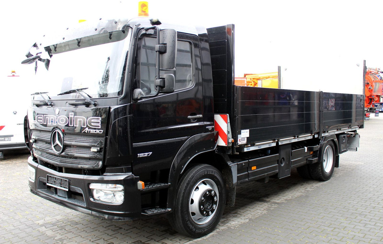Mercedes-Benz Atego 1527 4x2 Pritsche + Ladebordwand - Furgão caixa aberta: foto 2 Mercedes-Benz Atego 1527 4x2 Pritsche + Ladebordwand - Furgão caixa aberta: foto 2