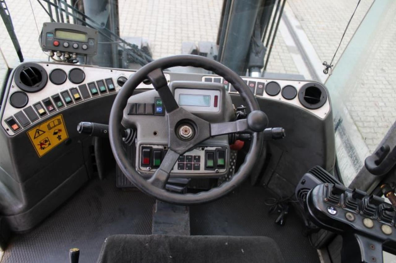 Kalmar DCD160-12 - Empilhadeira a diesel: foto 4 Kalmar DCD160-12 - Empilhadeira a diesel: foto 4