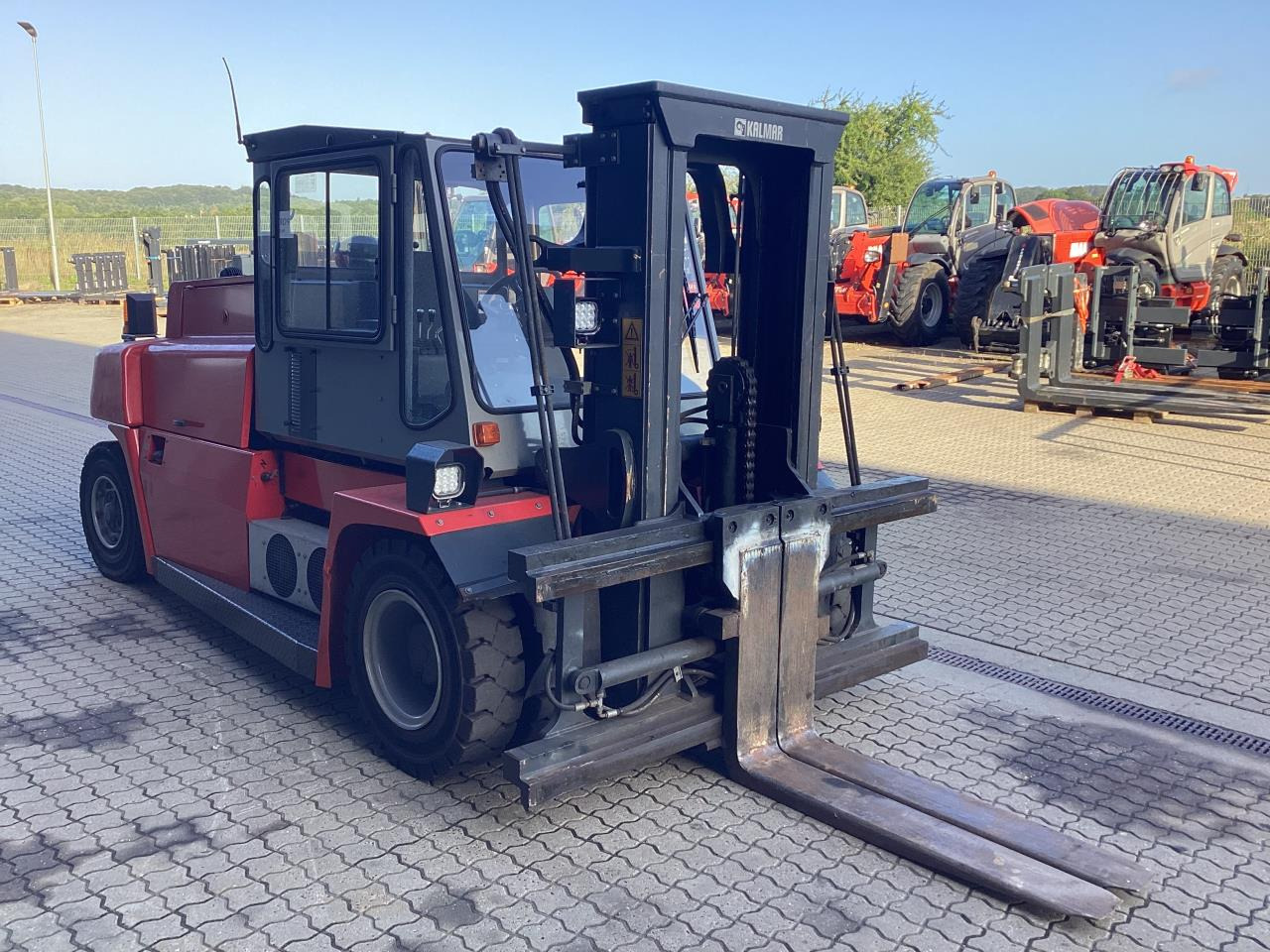 Kalmar DCE80-6LB - Empilhadeira a diesel: foto 2 Kalmar DCE80-6LB - Empilhadeira a diesel: foto 2