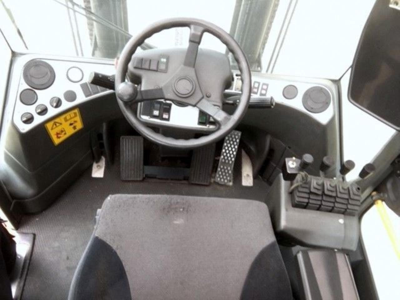 Kalmar ECD80-6 - Empilhadeira elétrica: foto 4 Kalmar ECD80-6 - Empilhadeira elétrica: foto 4