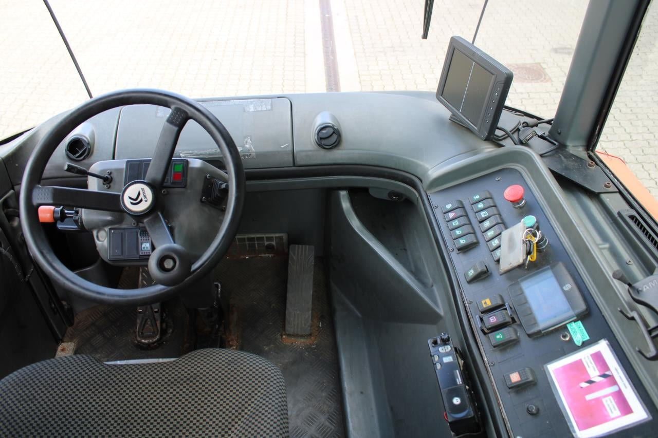 Kalmar TT618I - Tractor de terminal: foto 4 Kalmar TT618I - Tractor de terminal: foto 4