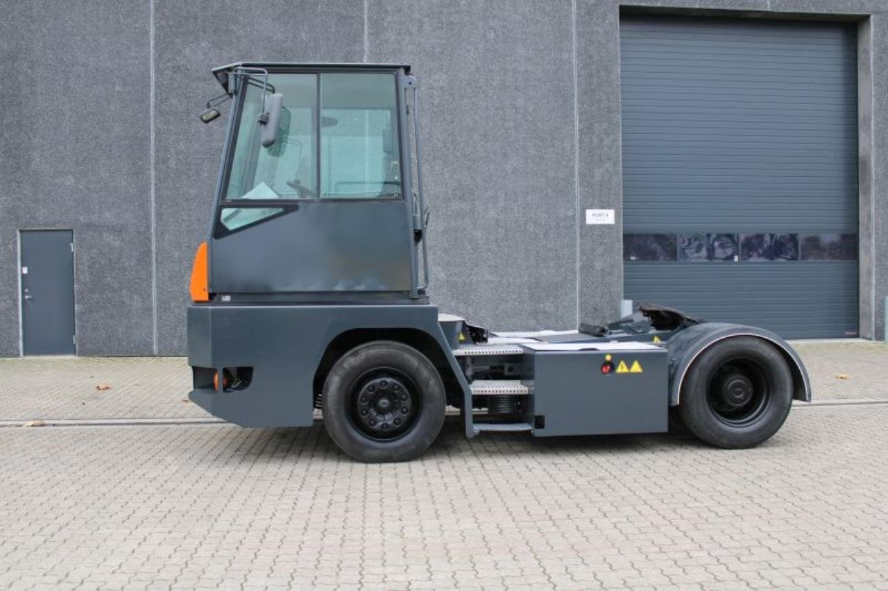 Mafi MT25 - Tractor de terminal: foto 1 Mafi MT25 - Tractor de terminal: foto 1