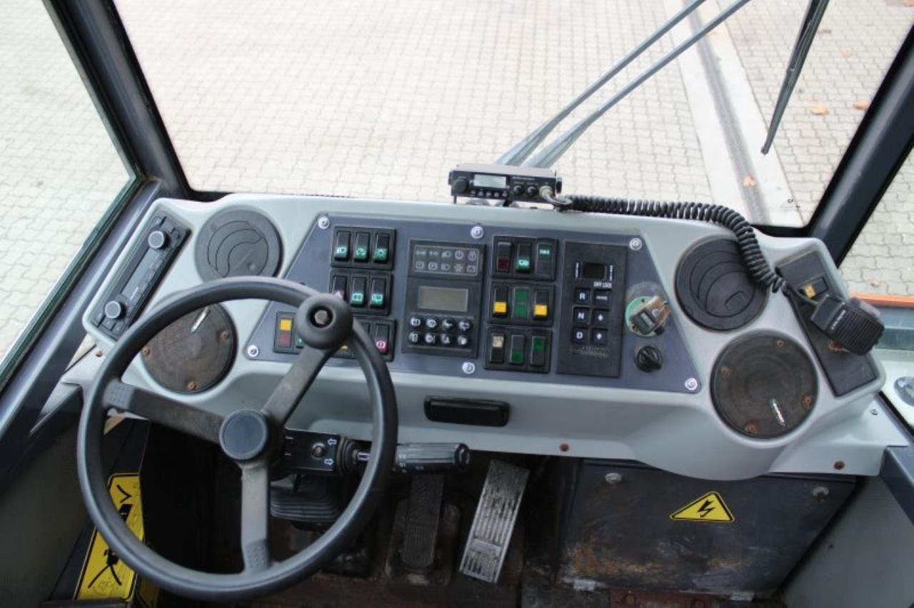 Mafi MT25 - Tractor de terminal: foto 4 Mafi MT25 - Tractor de terminal: foto 4