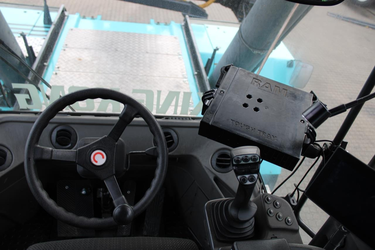 SMV 4538 CCX4 - Reachstacker porta contentores: foto 4 SMV 4538 CCX4 - Reachstacker porta contentores: foto 4