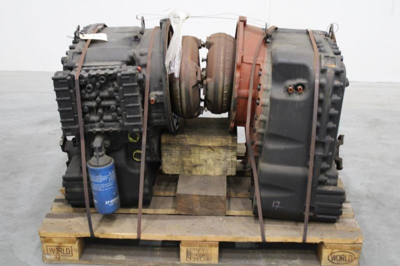 ZF 3WG161 - Transmissão de Equipamento de movimentação: foto 1 ZF 3WG161 - Transmissão de Equipamento de movimentação: foto 1