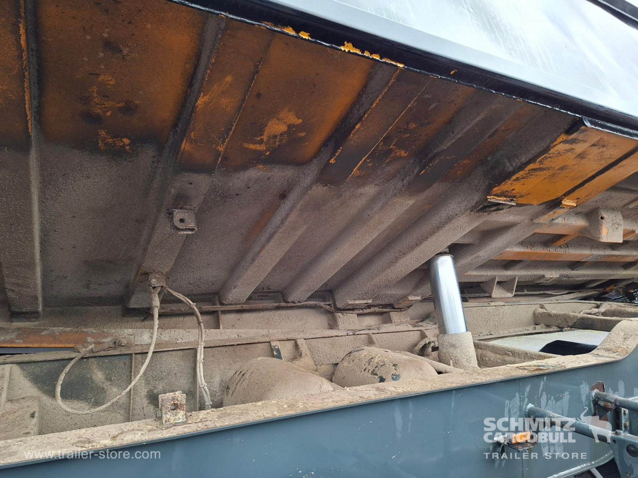 KEMPF Auflieger Kipper Stahlrundmulde 36m³ - Semireboque basculante: foto 4 KEMPF Auflieger Kipper Stahlrundmulde 36m³ - Semireboque basculante: foto 4