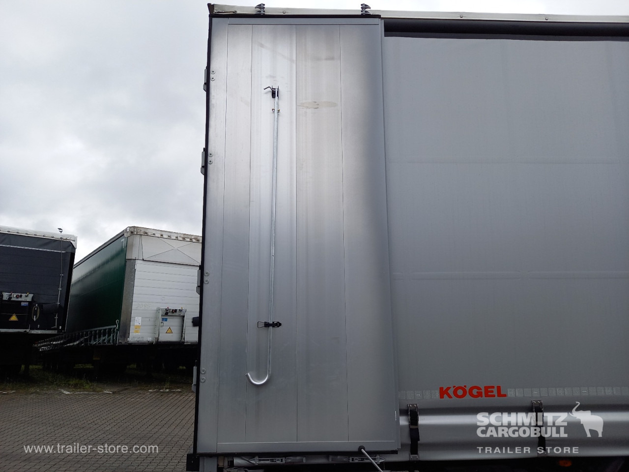 KOEGEL Auflieger Curtainsider Mega - Semi-reboque de lona: foto 3 KOEGEL Auflieger Curtainsider Mega - Semi-reboque de lona: foto 3