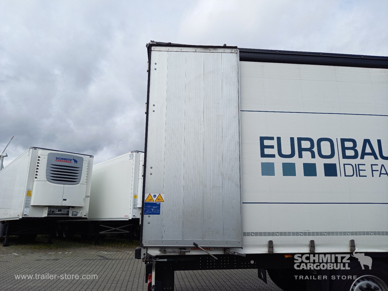 SCHMITZ Auflieger Curtainsider Standard - Semi-reboque de lona: foto 3 SCHMITZ Auflieger Curtainsider Standard - Semi-reboque de lona: foto 3