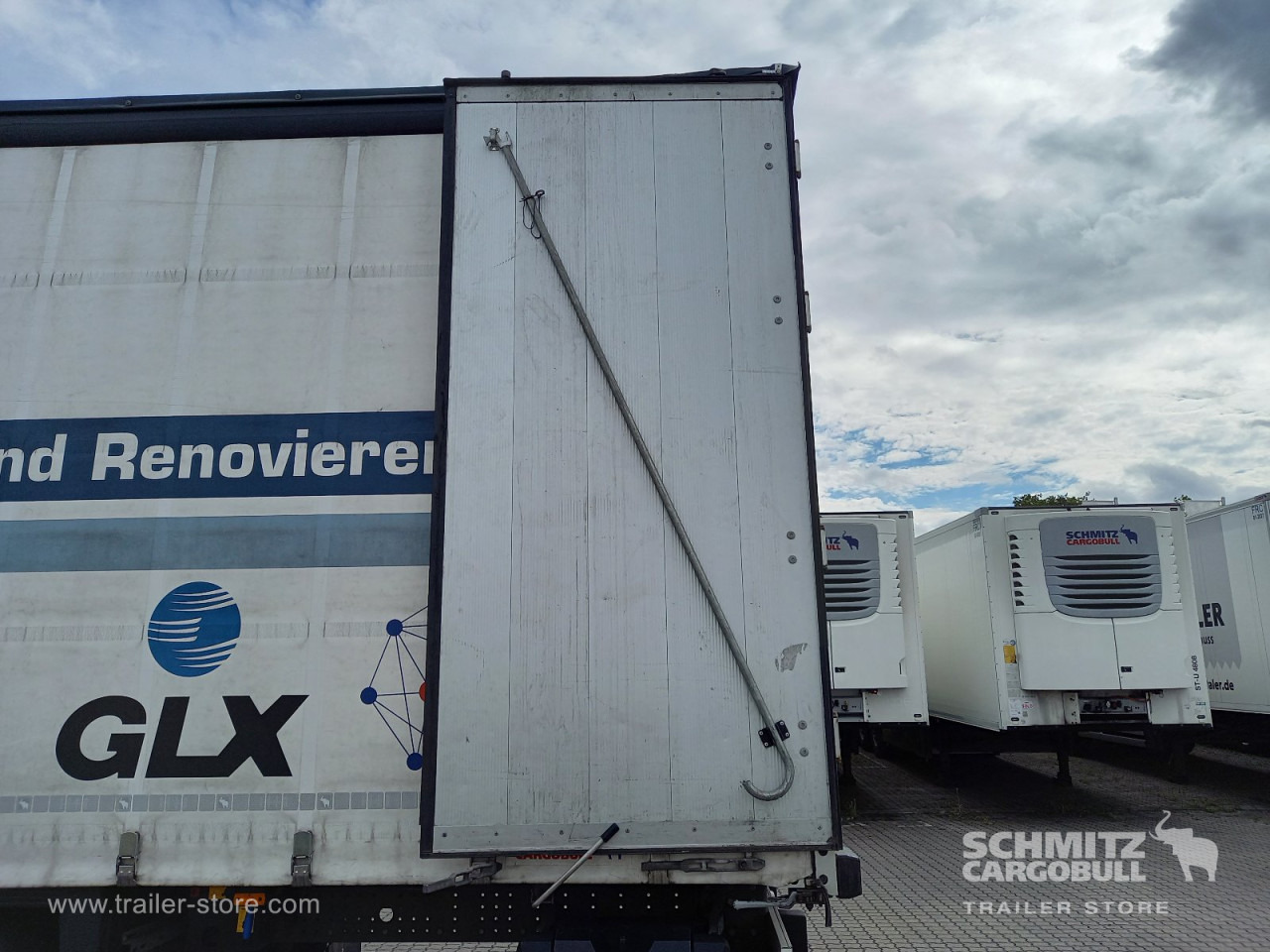SCHMITZ Auflieger Curtainsider Standard - Semi-reboque de lona: foto 2 SCHMITZ Auflieger Curtainsider Standard - Semi-reboque de lona: foto 2