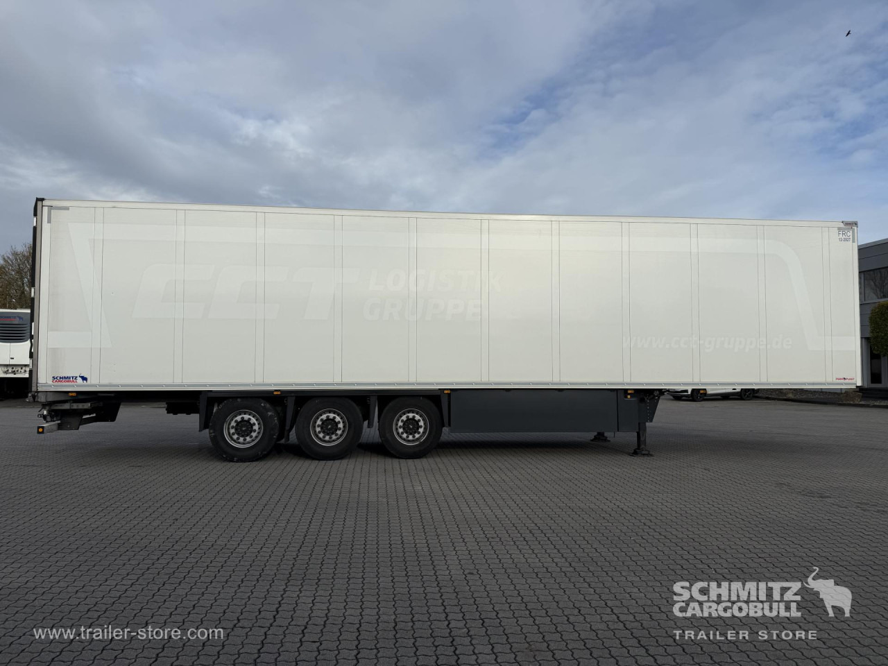 SCHMITZ Auflieger Tiefkühler Standard Double deck - Semireboque isotérmico: foto 2 SCHMITZ Auflieger Tiefkühler Standard Double deck - Semireboque isotérmico: foto 2