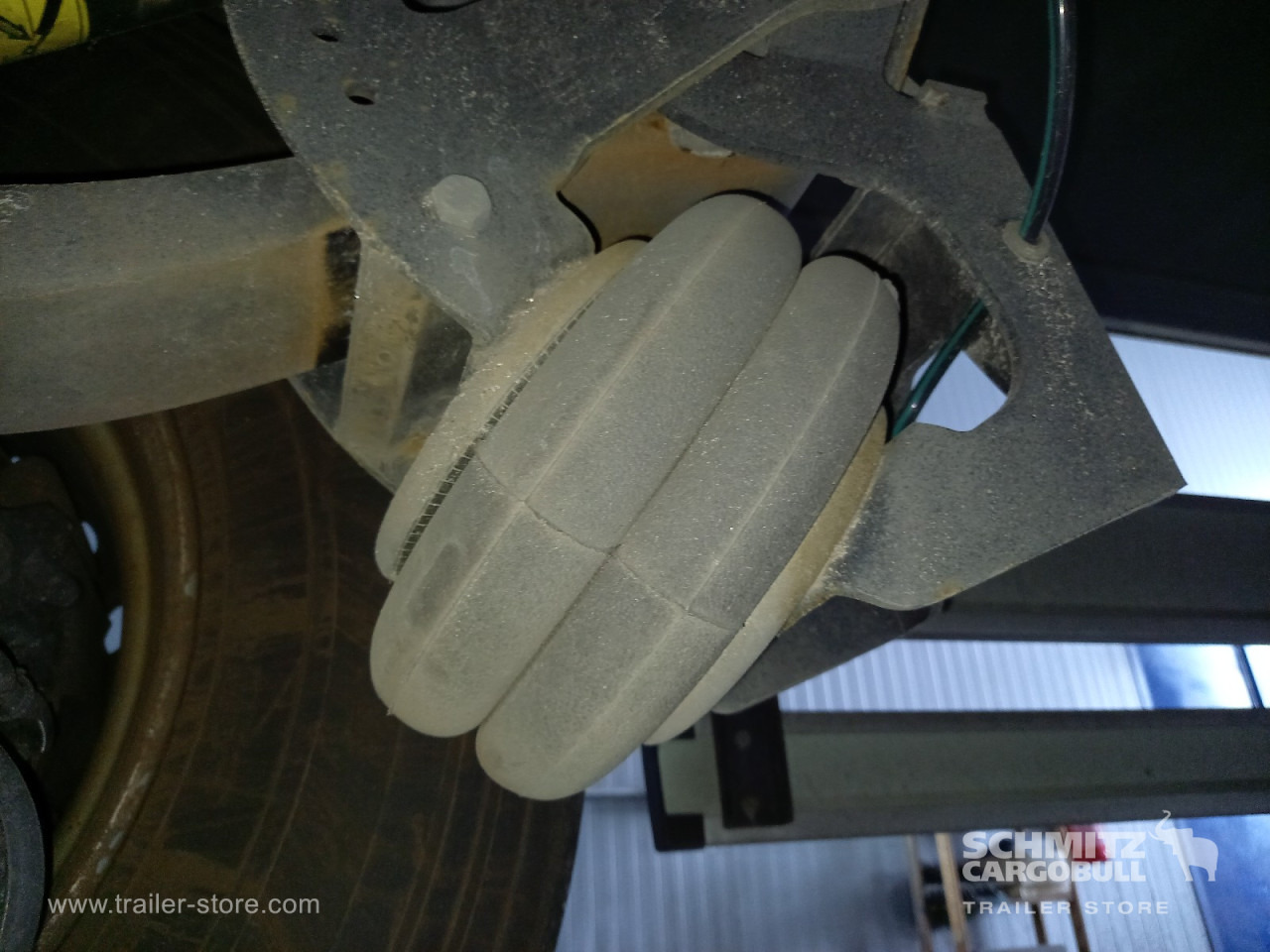 SCHMITZ Auflieger Tiefkühler Standard Double deck - Semireboque isotérmico: foto 3 SCHMITZ Auflieger Tiefkühler Standard Double deck - Semireboque isotérmico: foto 3