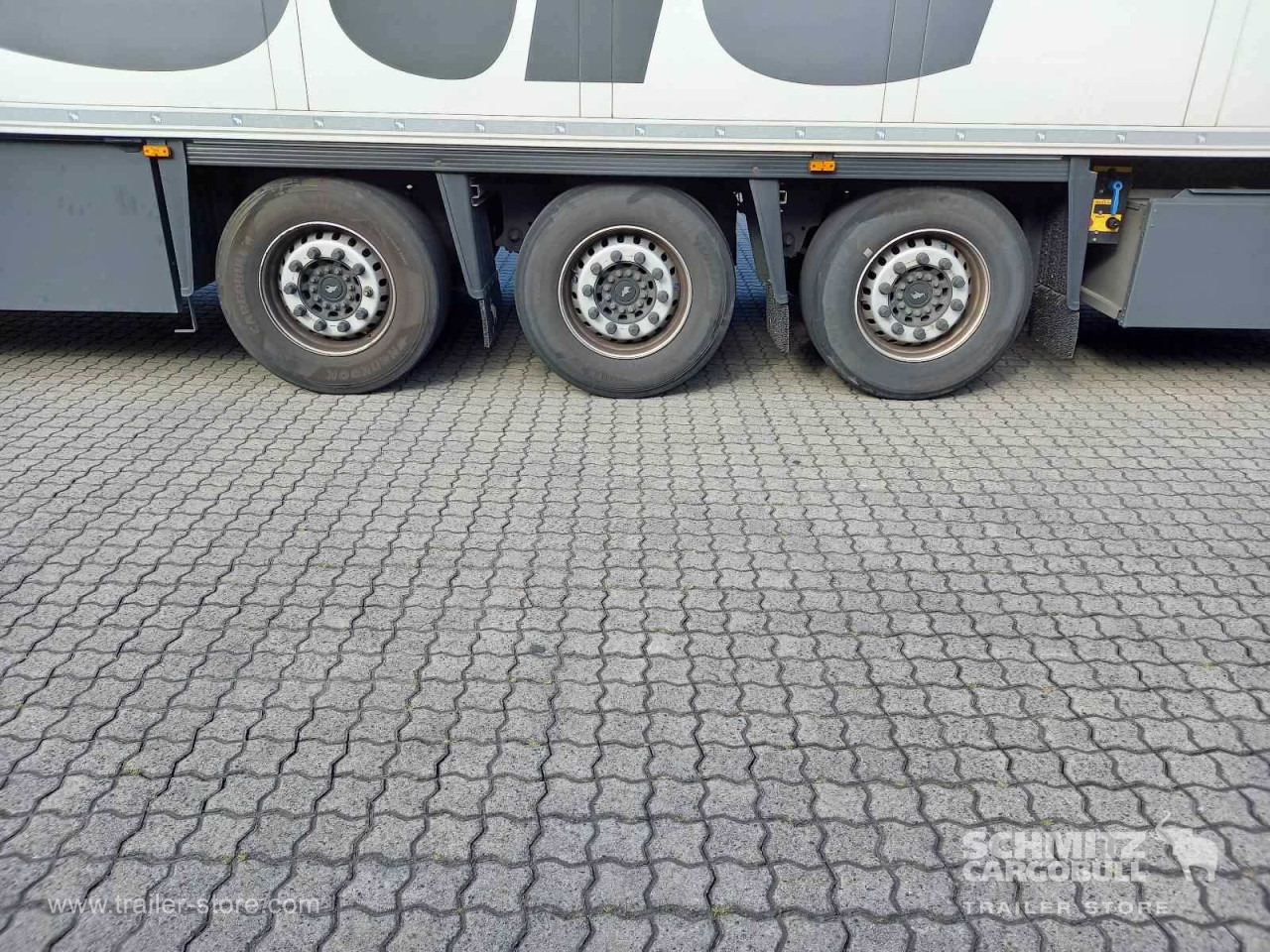SCHMITZ Auflieger Tiefkühler Standard Double deck - Semireboque isotérmico: foto 2 SCHMITZ Auflieger Tiefkühler Standard Double deck - Semireboque isotérmico: foto 2