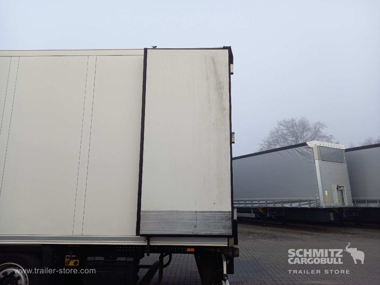 SCHMITZ Auflieger Tiefkühler Standard Double deck - Semireboque isotérmico: foto 3 SCHMITZ Auflieger Tiefkühler Standard Double deck - Semireboque isotérmico: foto 3