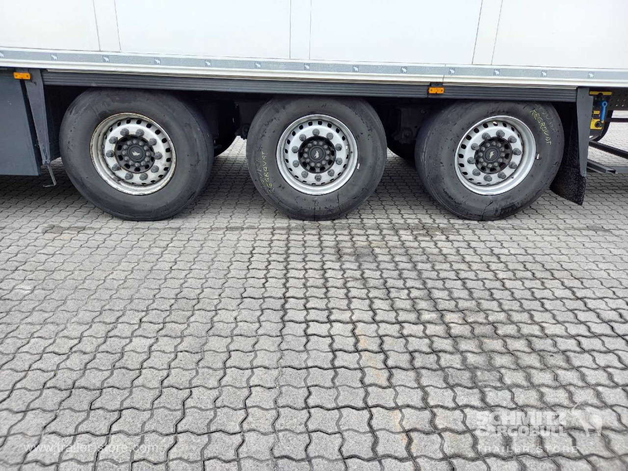 SCHMITZ Auflieger Tiefkühler Standard Double deck - Semireboque isotérmico: foto 2 SCHMITZ Auflieger Tiefkühler Standard Double deck - Semireboque isotérmico: foto 2