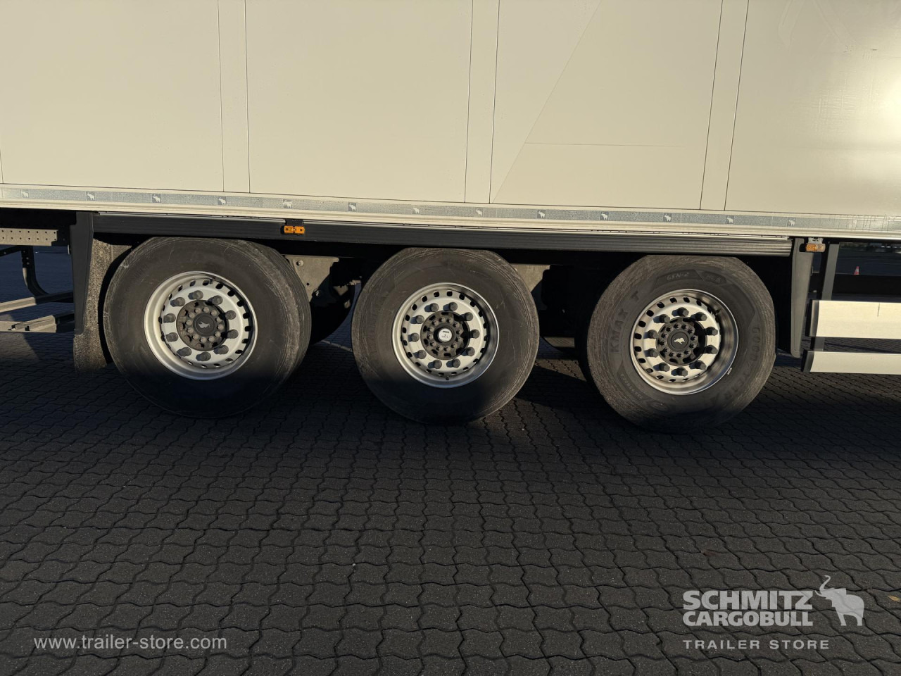 SCHMITZ Auflieger Tiefkühler Standard Double deck - Semireboque isotérmico: foto 3 SCHMITZ Auflieger Tiefkühler Standard Double deck - Semireboque isotérmico: foto 3