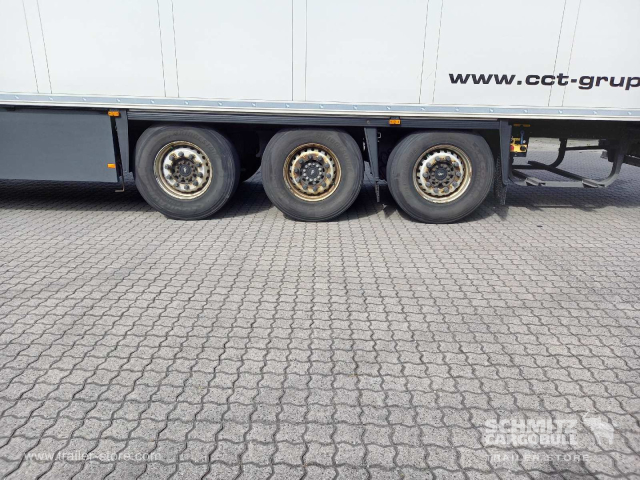 SCHMITZ Auflieger Tiefkühler Standard Double deck - Semireboque isotérmico: foto 2 SCHMITZ Auflieger Tiefkühler Standard Double deck - Semireboque isotérmico: foto 2