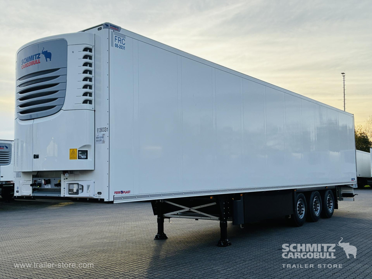 SCHMITZ Auflieger Tiefkühler Standard Double deck - Semireboque isotérmico: foto 1 SCHMITZ Auflieger Tiefkühler Standard Double deck - Semireboque isotérmico: foto 1