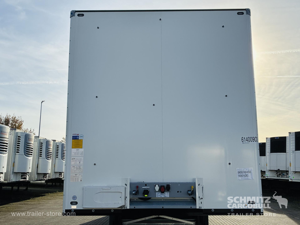 SCHMITZ Auflieger Tiefkühler Standard Double deck - Semireboque isotérmico: foto 2 SCHMITZ Auflieger Tiefkühler Standard Double deck - Semireboque isotérmico: foto 2
