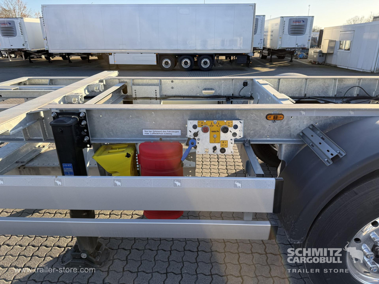 SCHMITZ Zentralachsanhänger Wechselfahrgestell Standard - Reboque transportador de contêineres/ Caixa móvel: foto 2 SCHMITZ Zentralachsanhänger Wechselfahrgestell Standard - Reboque transportador de contêineres/ Caixa móvel: foto 2