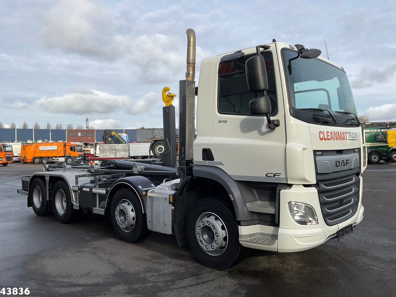 DAF FAC CF 370 8x2 NIEUWE Hyvalift 26 Ton haakarmsysteem!! Just 177.485 km! - Caminhão polibenne: foto 3 DAF FAC CF 370 8x2 NIEUWE Hyvalift 26 Ton haakarmsysteem!! Just 177.485 km! - Caminhão polibenne: foto 3