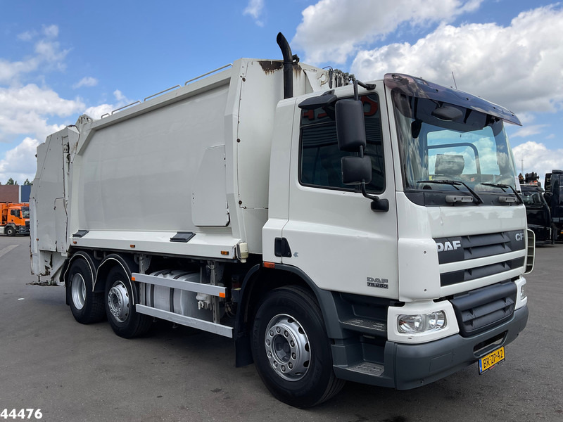 DAF FAG 75 CF 250 Euro 3 Geesink 20m³ - Caminhão de lixo: foto 3 DAF FAG 75 CF 250 Euro 3 Geesink 20m³ - Caminhão de lixo: foto 3