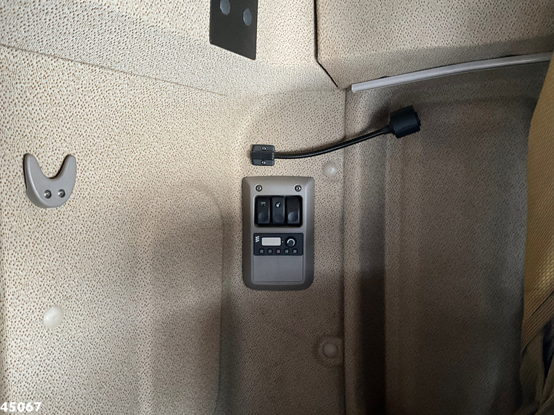 Caminhão grua DAF FAX 85 CF 410 HMF 85 Tonmeter laadkraan + Fly-jib: foto 19 Caminhão grua DAF FAX 85 CF 410 HMF 85 Tonmeter laadkraan + Fly-jib: foto 19