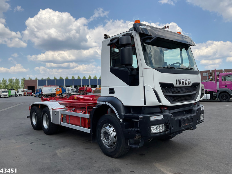 Iveco AD260T 6x4 Euro 6 AJK 20 haakarmsysteem - Caminhão polibenne: foto 3 Iveco AD260T 6x4 Euro 6 AJK 20 haakarmsysteem - Caminhão polibenne: foto 3