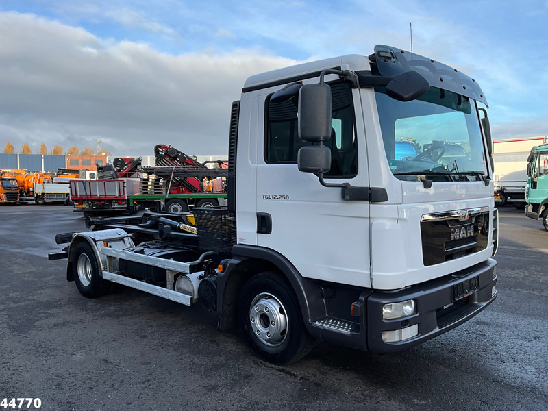MAN TGL 12.250 Palfinger haakarmsysteem - Caminhão polibenne: foto 3 MAN TGL 12.250 Palfinger haakarmsysteem - Caminhão polibenne: foto 3