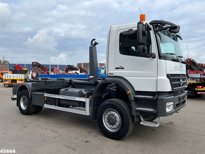 Mercedes-Benz AXOR 1929 4x4 VDL 14 Ton haakarmsysteem Just 208.008 km! - Caminhão polibenne: foto 3 Mercedes-Benz AXOR 1929 4x4 VDL 14 Ton haakarmsysteem Just 208.008 km! - Caminhão polibenne: foto 3