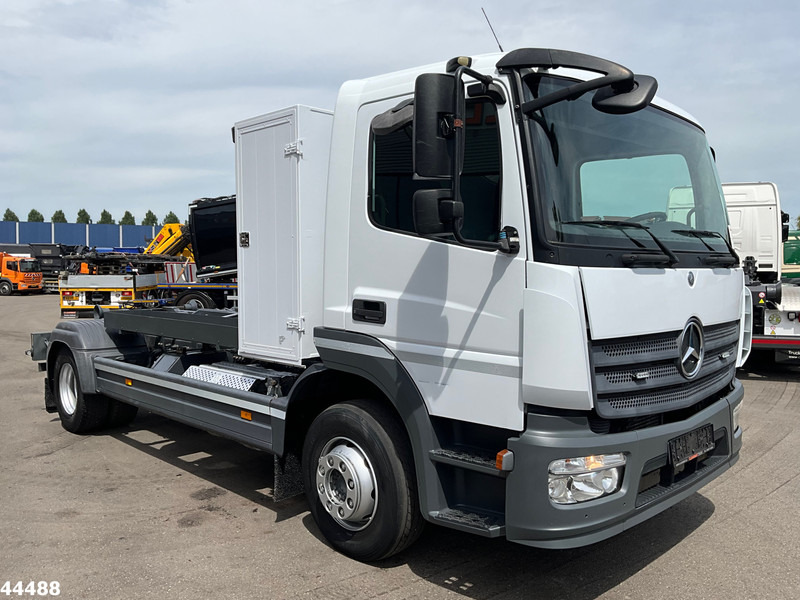 Mercedes-Benz Atego 1218 Euro 6 Manual 7 Ton haakarmsysteem - Caminhão polibenne: foto 3 Mercedes-Benz Atego 1218 Euro 6 Manual 7 Ton haakarmsysteem - Caminhão polibenne: foto 3