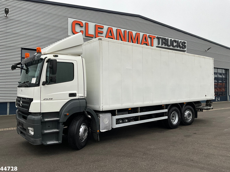 Mercedes-Benz Axor 2636 6x2 Dhollandia laadklep Just 265.901 km! - Caminhão furgão: foto 2 Mercedes-Benz Axor 2636 6x2 Dhollandia laadklep Just 265.901 km! - Caminhão furgão: foto 2