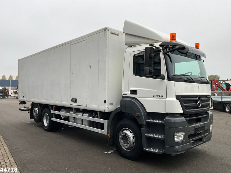 Mercedes-Benz Axor 2636 6x2 Dhollandia laadklep Just 265.901 km! - Caminhão furgão: foto 4 Mercedes-Benz Axor 2636 6x2 Dhollandia laadklep Just 265.901 km! - Caminhão furgão: foto 4