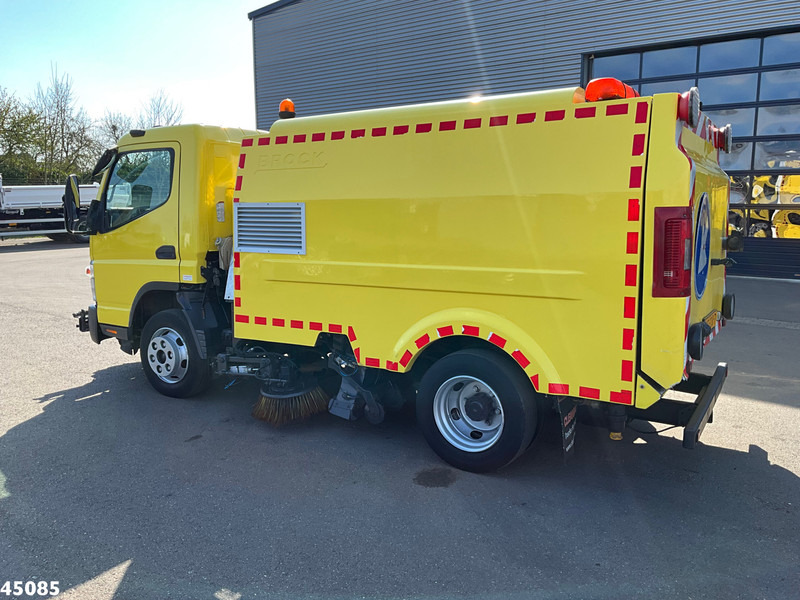 Mitsubishi Canter 7C15 Brock sweeper Just 94.095 km! - Varredora urbana: foto 4 Mitsubishi Canter 7C15 Brock sweeper Just 94.095 km! - Varredora urbana: foto 4