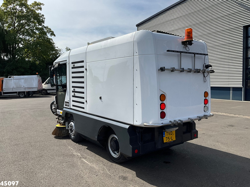 Ravo 540 Euro 6 with 3-rd brush - Varredora urbana: foto 3 Ravo 540 Euro 6 with 3-rd brush - Varredora urbana: foto 3