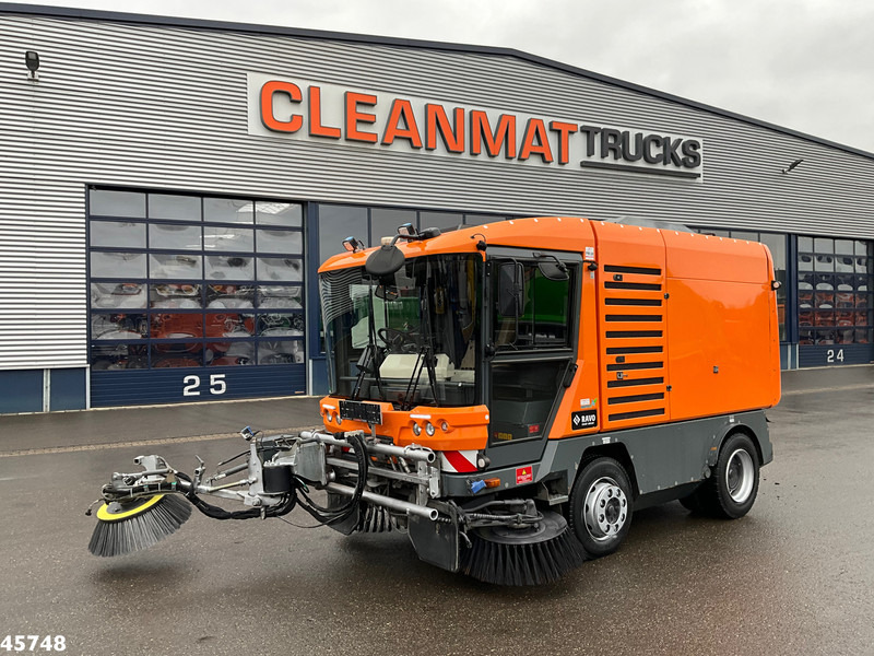 Ravo 580 with 3-rd brush - Varredora urbana: foto 2 Ravo 580 with 3-rd brush - Varredora urbana: foto 2