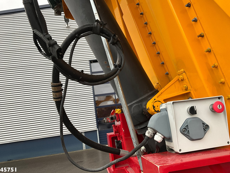 DAF FTG XF 530 6x2 Euro 6 ZF Intarder Kiphydrauliek + OVA 2-assige kipoplegger 32m³ - Tractor: foto 5 DAF FTG XF 530 6x2 Euro 6 ZF Intarder Kiphydrauliek + OVA 2-assige kipoplegger 32m³ - Tractor: foto 5