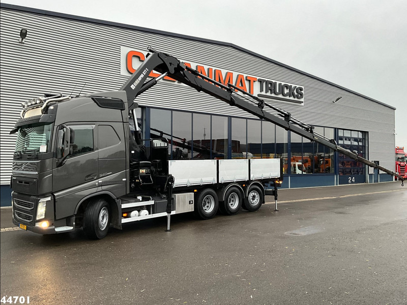 Volvo FH 540 8x4 Euro 6 Hiab 37 Tonmeter laadkraan - Caminhão grua: foto 1 Volvo FH 540 8x4 Euro 6 Hiab 37 Tonmeter laadkraan - Caminhão grua: foto 1
