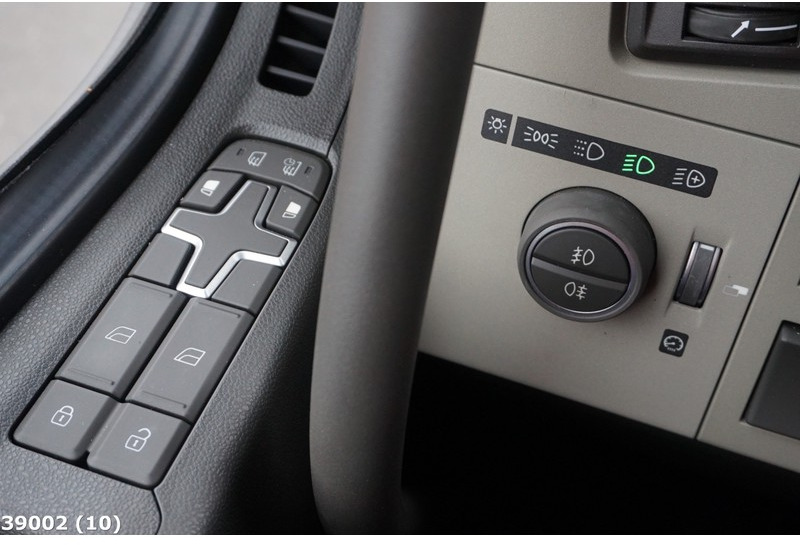 Caminhão de lixo Volvo FM 330: foto 10