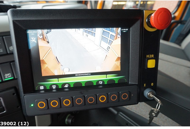 Caminhão de lixo Volvo FM 330: foto 12