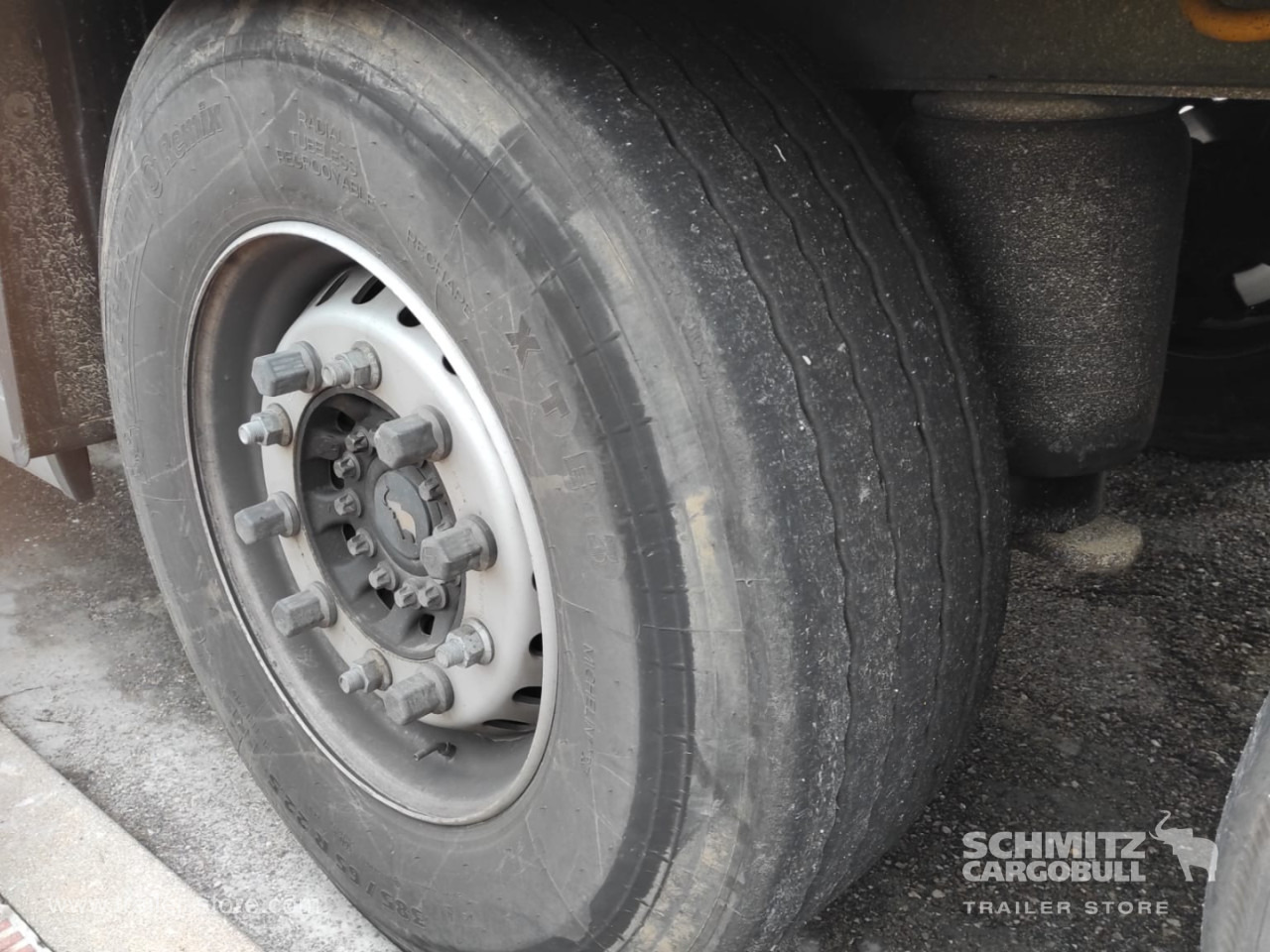 SCHMITZ Semiremolque Frigo Standard - Semireboque isotérmico: foto 2 SCHMITZ Semiremolque Frigo Standard - Semireboque isotérmico: foto 2