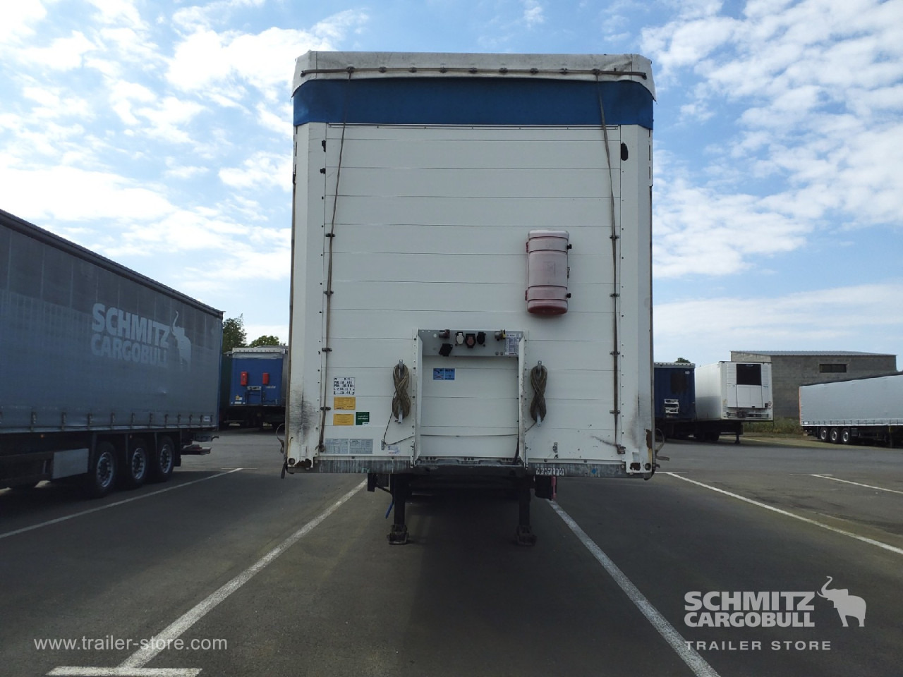 SCHMITZ Curtainsider Standard - Semi-reboque de lona: foto 2 SCHMITZ Curtainsider Standard - Semi-reboque de lona: foto 2