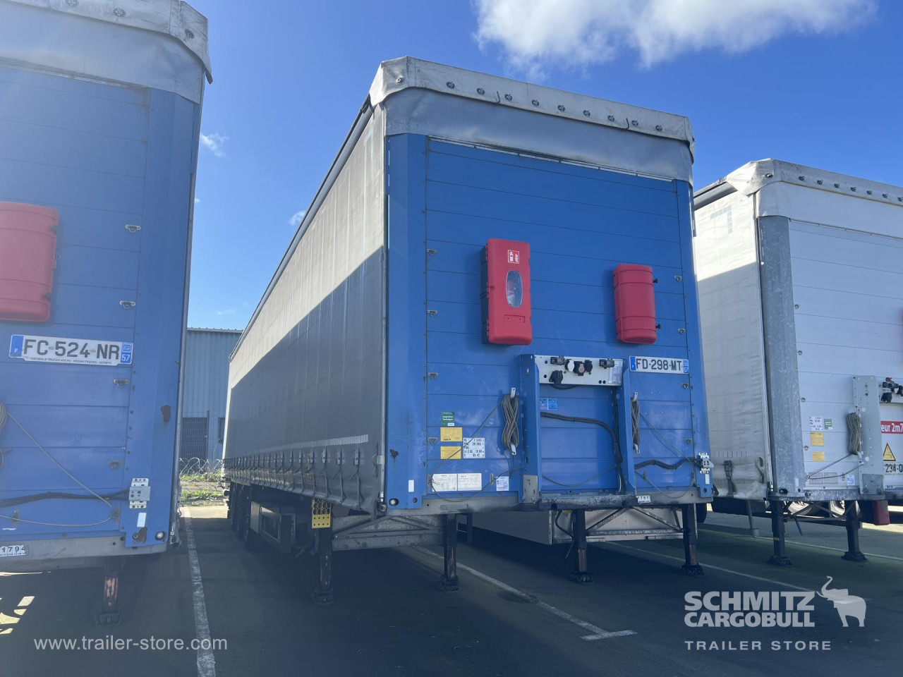 SCHMITZ Curtainsider Standard Taillift - Semi-reboque de lona: foto 1 SCHMITZ Curtainsider Standard Taillift - Semi-reboque de lona: foto 1
