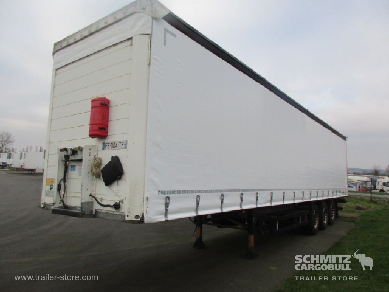 SCHMITZ Curtainsider Standard Taillift - Semi-reboque de lona: foto 5 SCHMITZ Curtainsider Standard Taillift - Semi-reboque de lona: foto 5