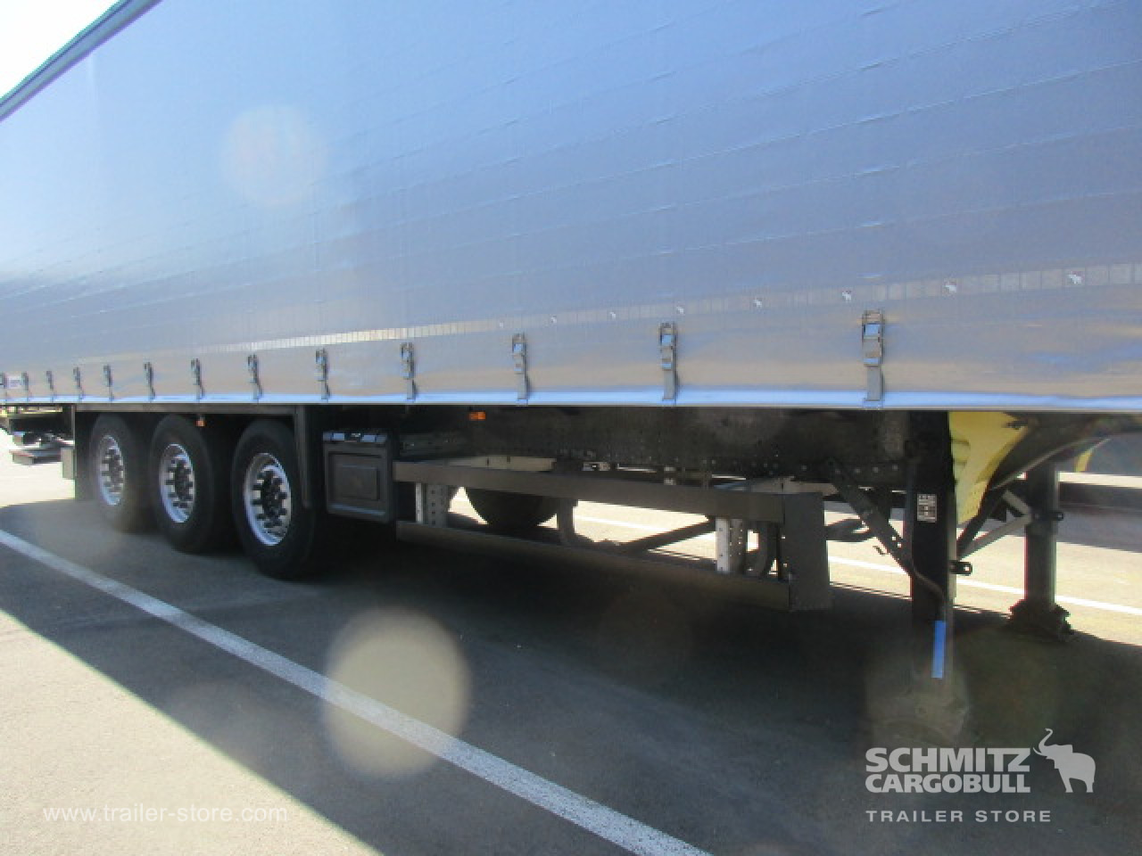 SCHMITZ Curtainsider Standard Taillift - Semi-reboque de lona: foto 5 SCHMITZ Curtainsider Standard Taillift - Semi-reboque de lona: foto 5