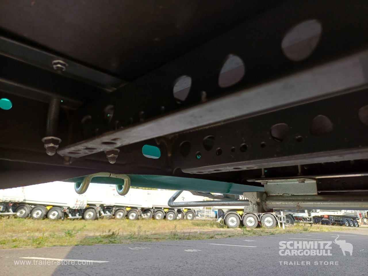 BERGER Auflieger Curtainsider Mega - Semi-reboque de lona: foto 4 BERGER Auflieger Curtainsider Mega - Semi-reboque de lona: foto 4