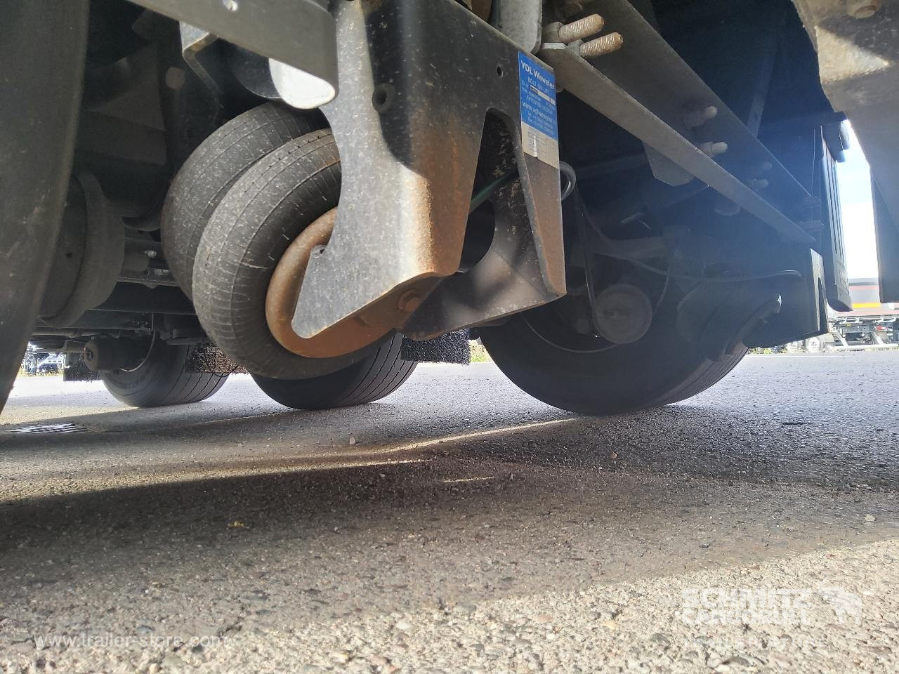 SCHMITZ Auflieger Curtainsider Mega - Semi-reboque de lona: foto 5 SCHMITZ Auflieger Curtainsider Mega - Semi-reboque de lona: foto 5