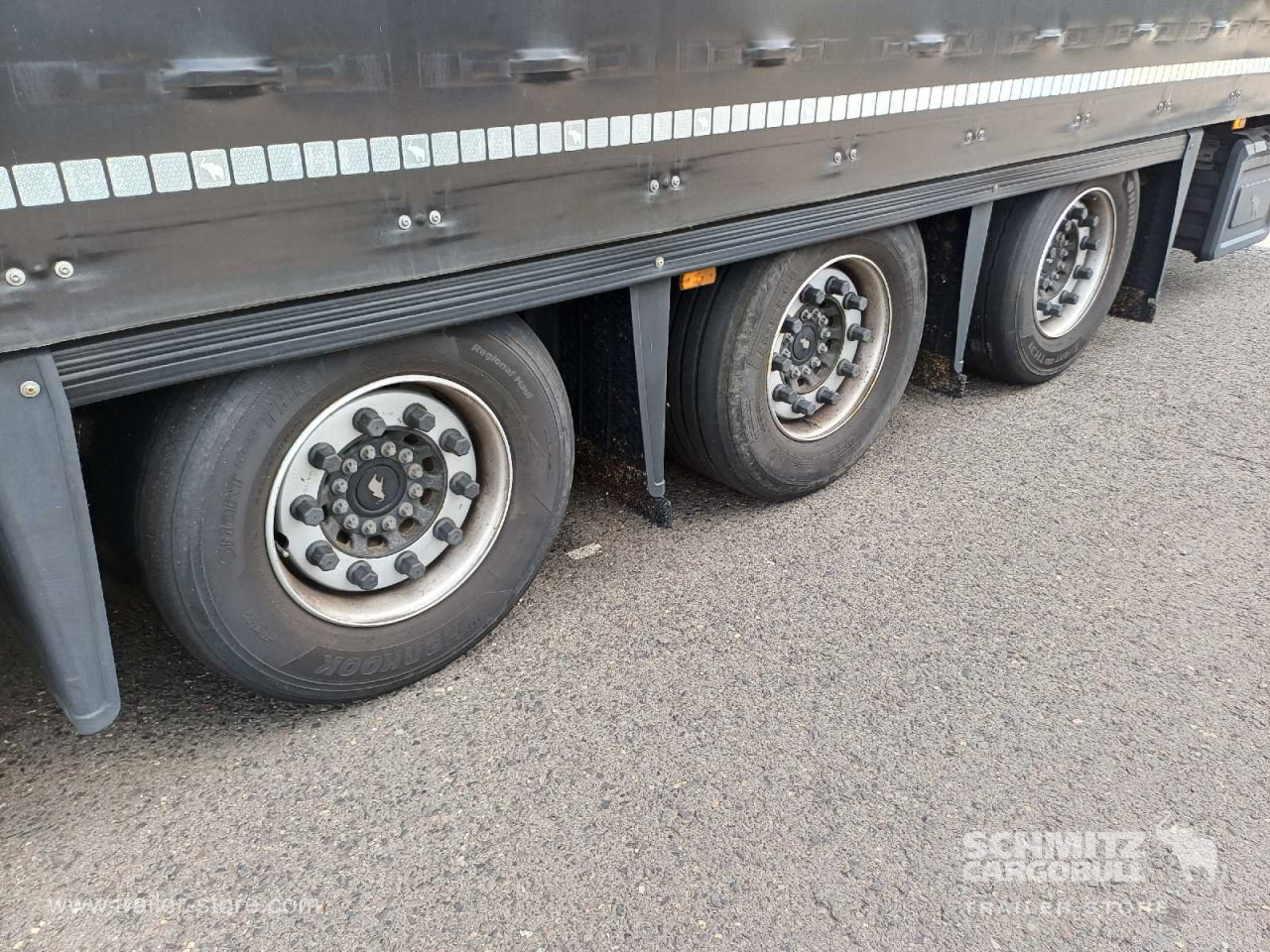 SCHMITZ Auflieger Curtainsider Mega - Semi-reboque de lona: foto 4 SCHMITZ Auflieger Curtainsider Mega - Semi-reboque de lona: foto 4