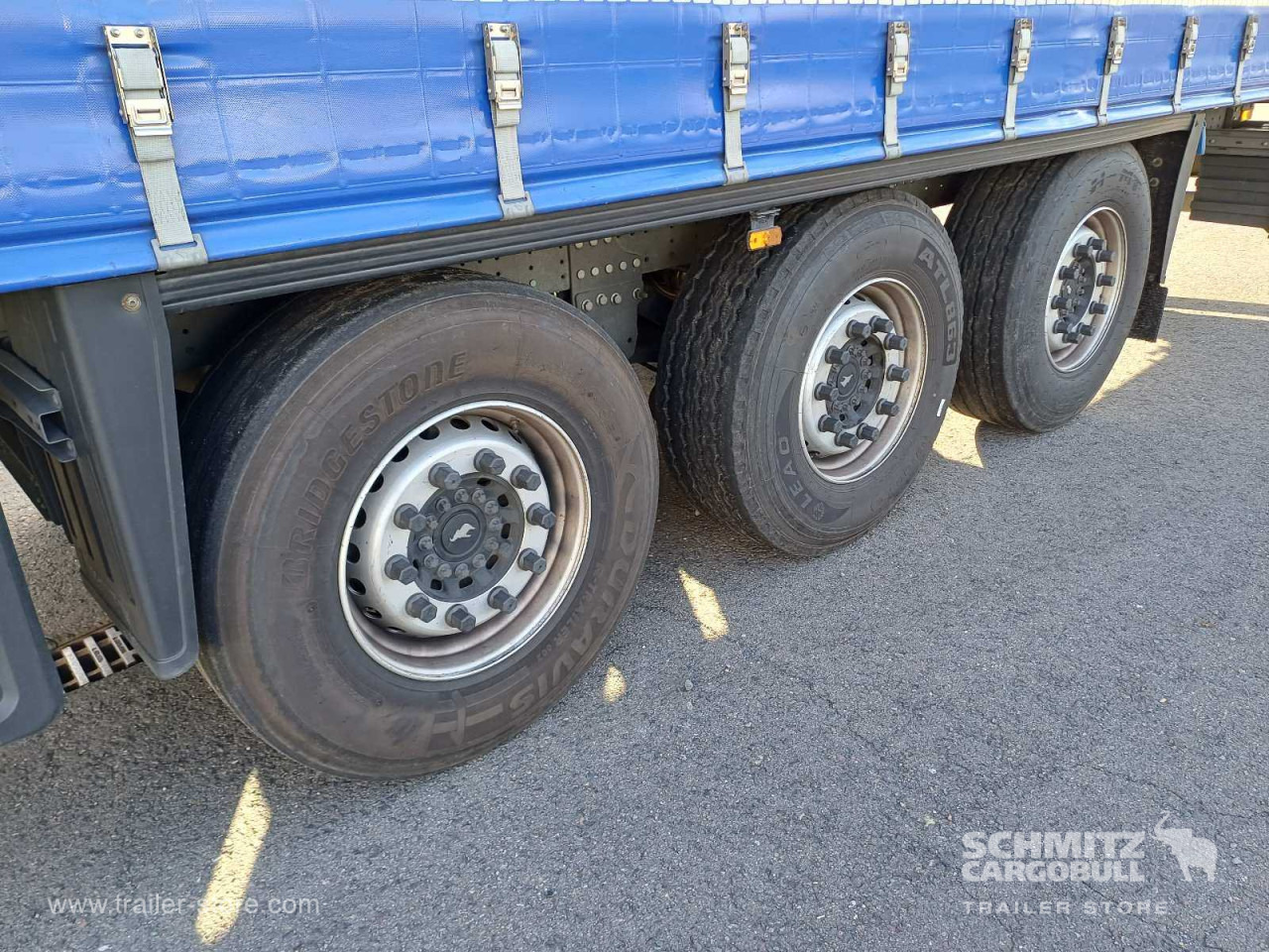 SCHMITZ Auflieger Curtainsider Standard - Semi-reboque de lona: foto 5 SCHMITZ Auflieger Curtainsider Standard - Semi-reboque de lona: foto 5