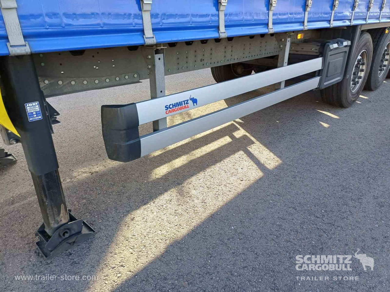 SCHMITZ Auflieger Curtainsider Standard - Semi-reboque de lona: foto 4 SCHMITZ Auflieger Curtainsider Standard - Semi-reboque de lona: foto 4