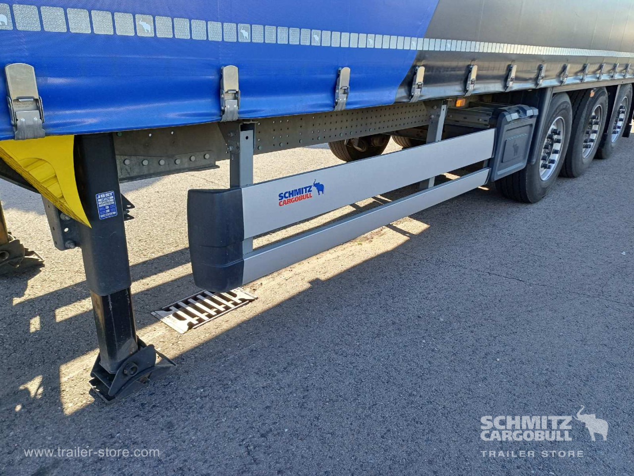 SCHMITZ Auflieger Curtainsider Standard - Semi-reboque de lona: foto 4 SCHMITZ Auflieger Curtainsider Standard - Semi-reboque de lona: foto 4